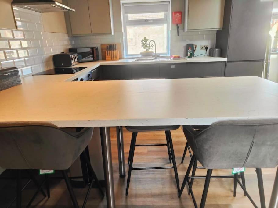 Sloane Modern 2 Bedroom Seafront Apartment Blackpool Eksteriør bilde