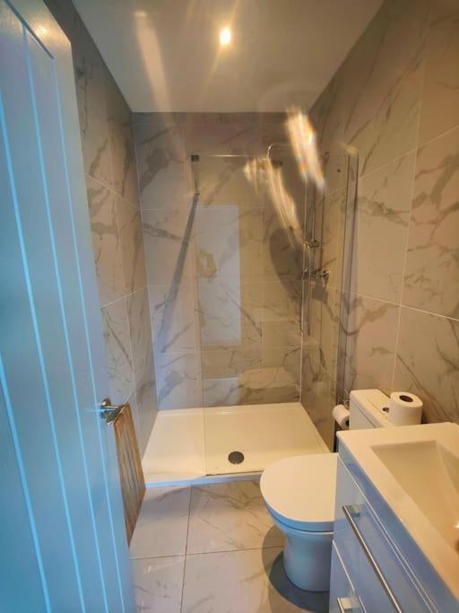 Sloane Modern 2 Bedroom Seafront Apartment Blackpool Eksteriør bilde